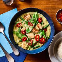Classic Thai Green Chicken Thigh Curry With Rice